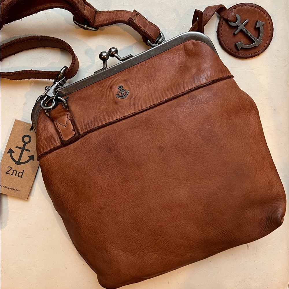 NWT distressed leather kisslock crossbody …